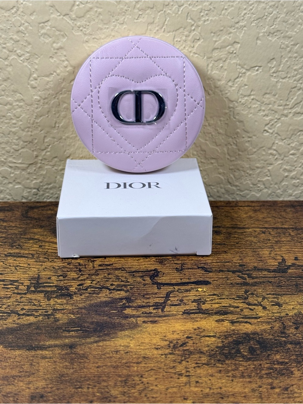 Dior beauty Compact Folding Pocket Mirror in Pale Pink